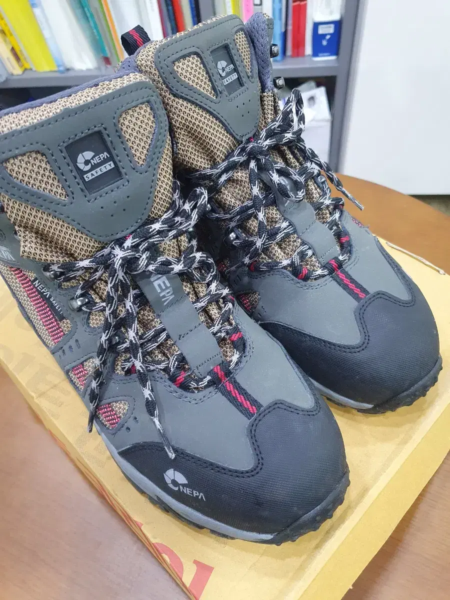 네파 안전화 GT-36N 팝니다 (270mm)