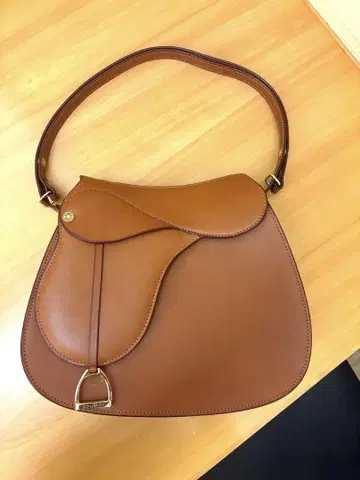 새상품급 SOMES SADDLE 소메스 안장 숄더백