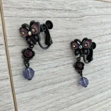 나비와 꽃 클립형 귀찌 ANNA SUI