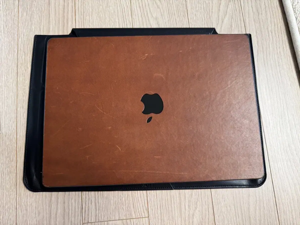 맥북 프로 M3 14인치 1TB 스페이스 블랙 중고 팝니다 상태 A+
