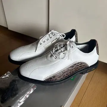 미사용 새상품 요넥스 골프화 25.0cm