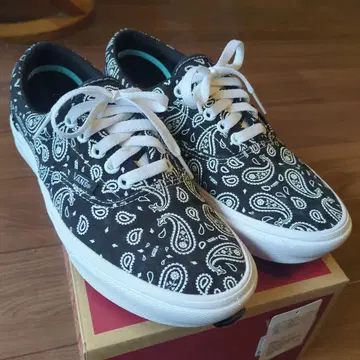 새상품급 VANS Comfycush Era 24.5 페이즐리