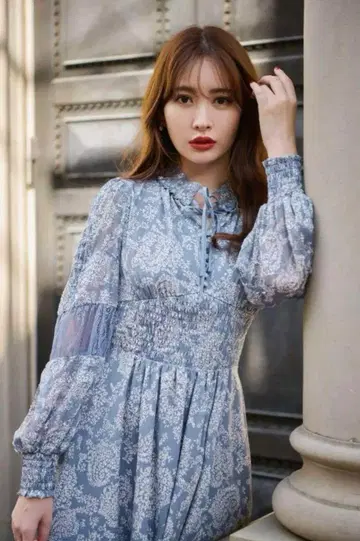 헤르립토 윈터 플로럴 롱슬리브 드레스