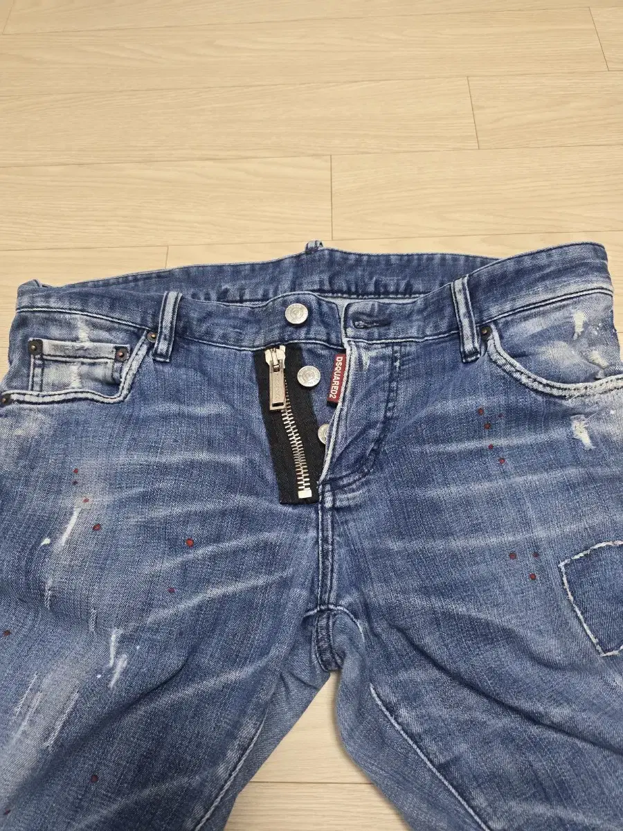 정품)디스퀘어드 멀티 지퍼 페인팅진 청바지