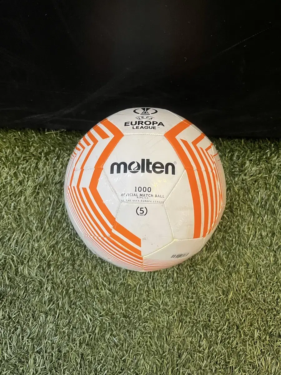 EUROPA Europa Match Ball (Molten) Size 5 Soccer Ball