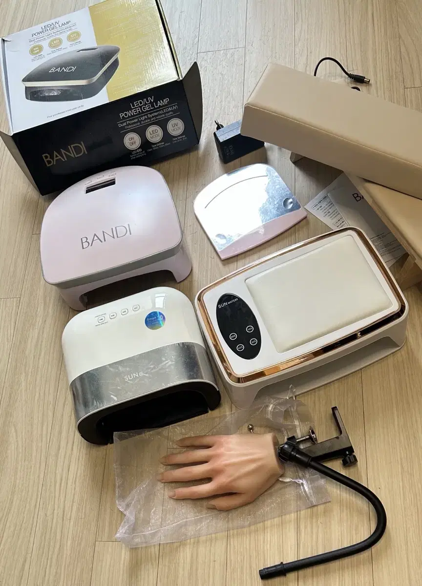 Nail supplies Vahn LED gel lamp & SUNUV & wrist stand & model hand