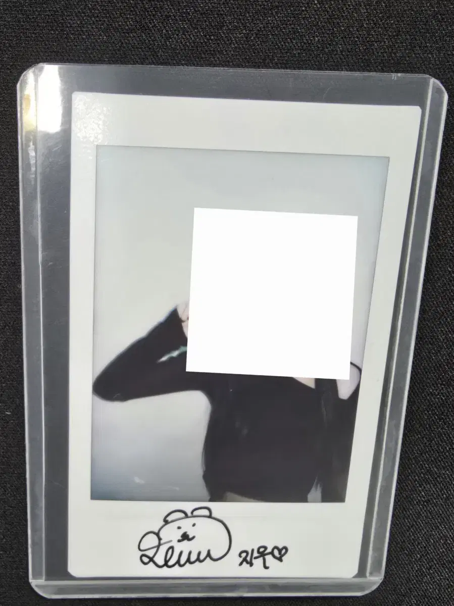 (Price reduction) Triples jiwoo, autographed pola, for sale