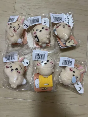 치이카와 토끼가 가득한 복권 E상 봉제 인형 배지