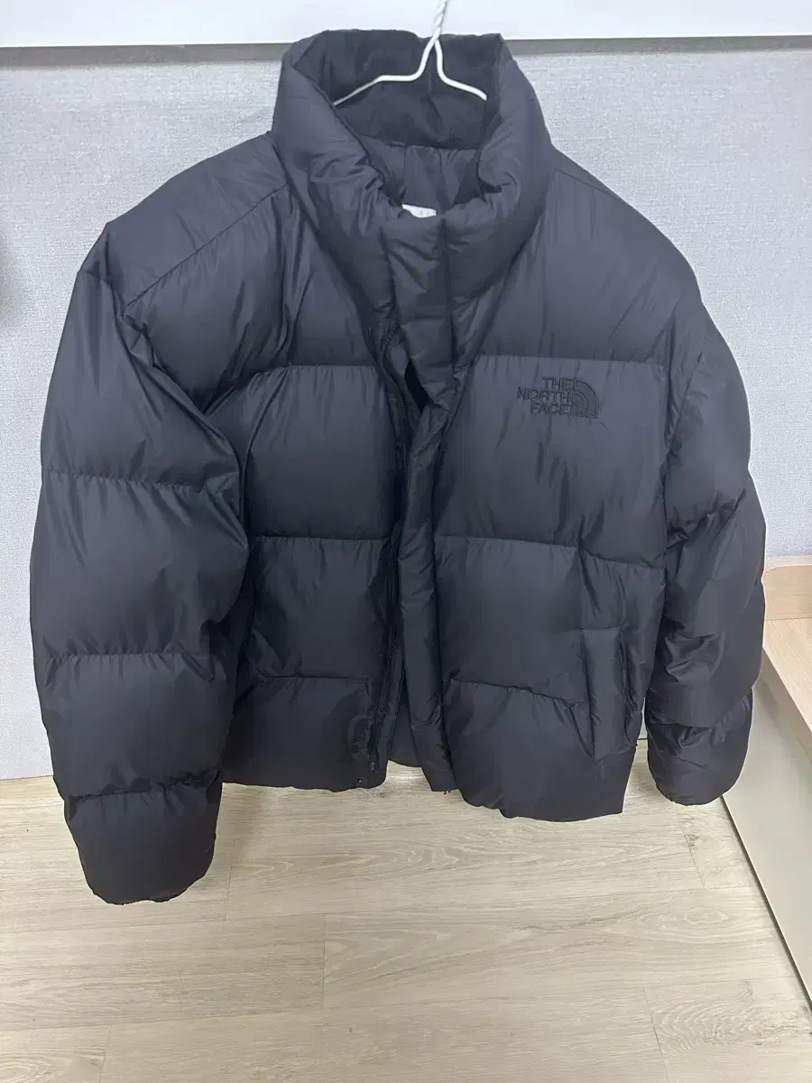 노스페이스블랙로고 숏패딩(새상품)