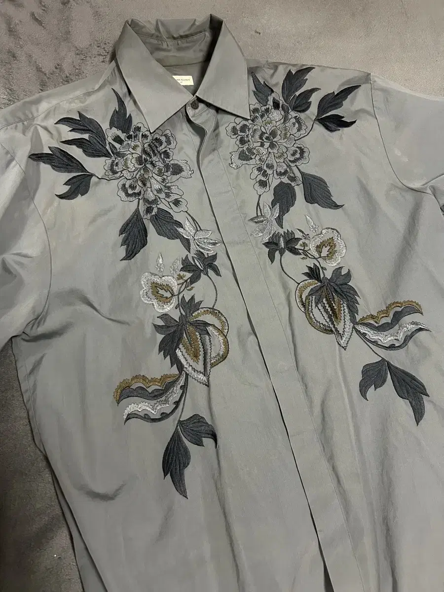 [48] Dries vahn Norton Flower Half Shirt