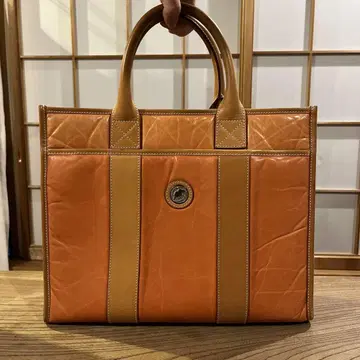 헌팅월드 바추 가죽 토트백 레어