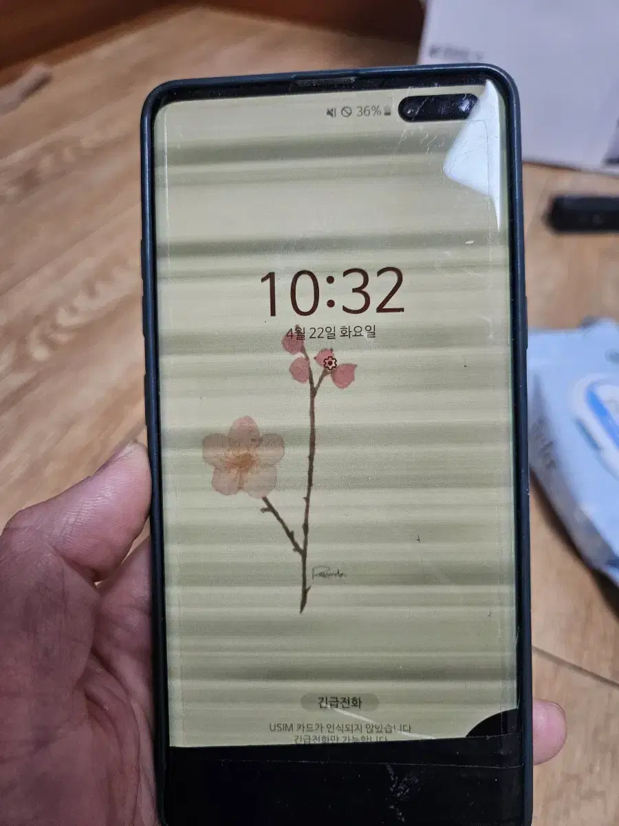 노트 8 .   갤럭시 s 10 5g 모두 액정 파손 .둘다 256Gb