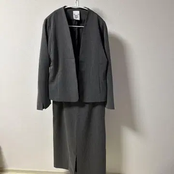 그레이 노카라 셋업 스커트