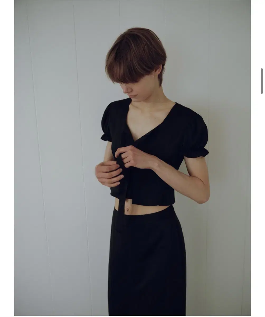 오버듀플레어 자카드 크롭 블라우스 1사이즈