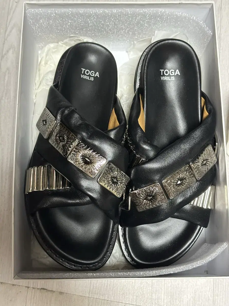 Toga Billiz Leather Slippers AJ1137