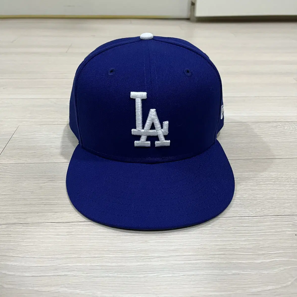 뉴에라 MLB 어센틱 LA 다저스 게임 다크 로얄 7 5/8 팝니다