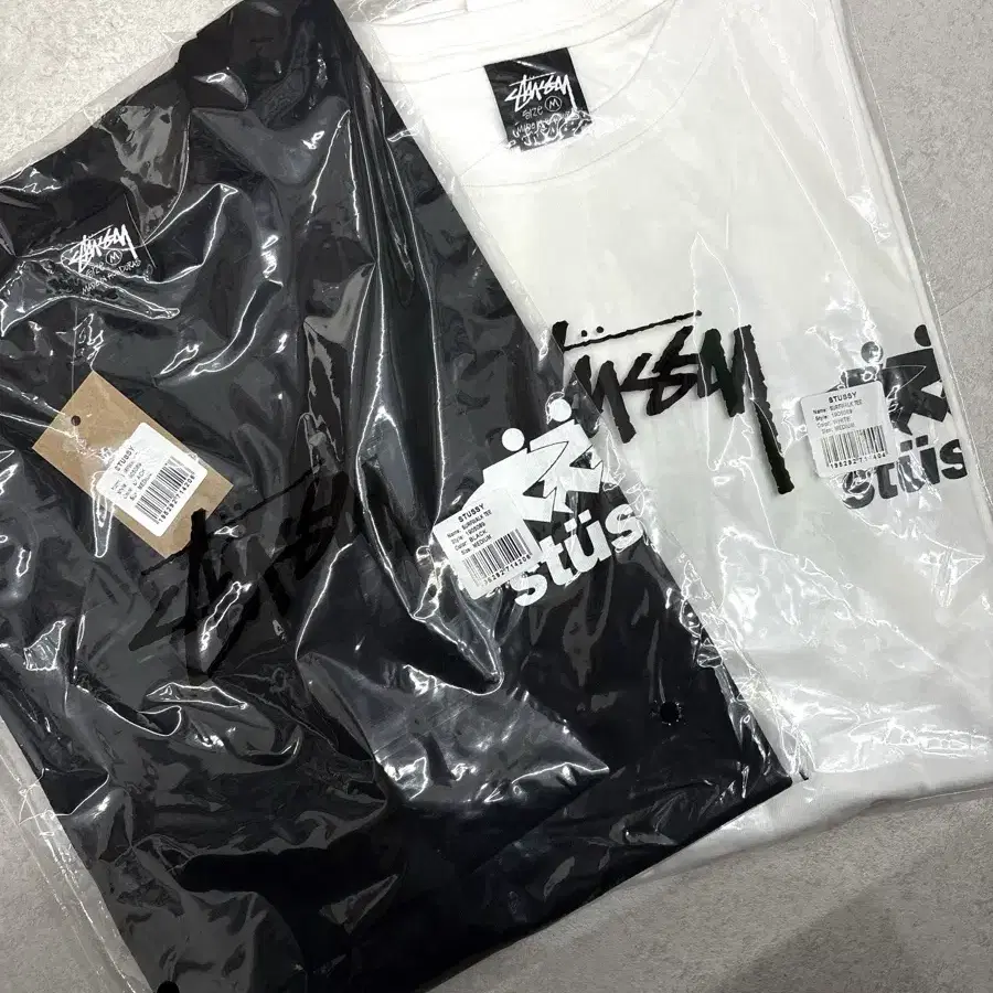 정품 무료배송) 스투시 서퍼 반팔티 / 블랙 , 화이트 STUSSY