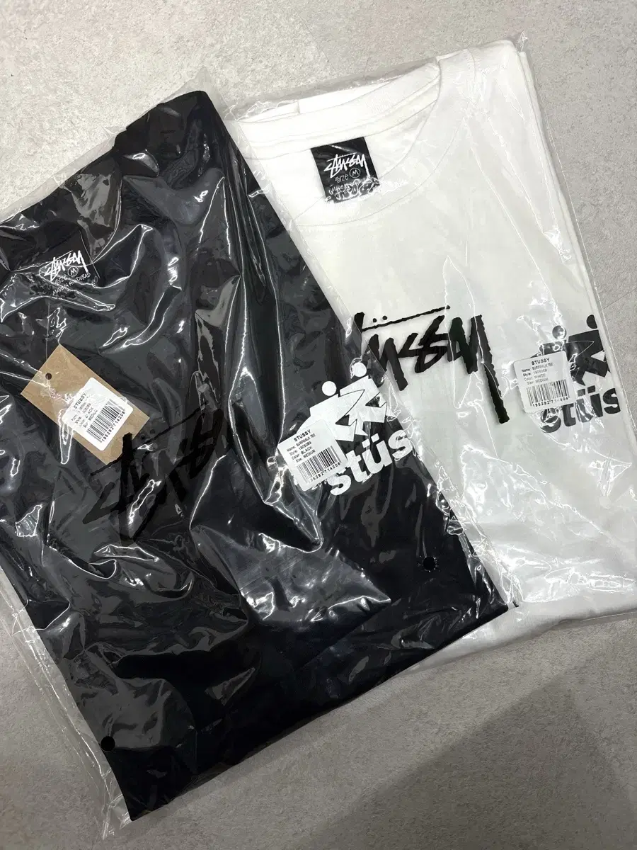 정품 무료배송) 스투시 서퍼 반팔티 / 블랙 , 화이트 STUSSY