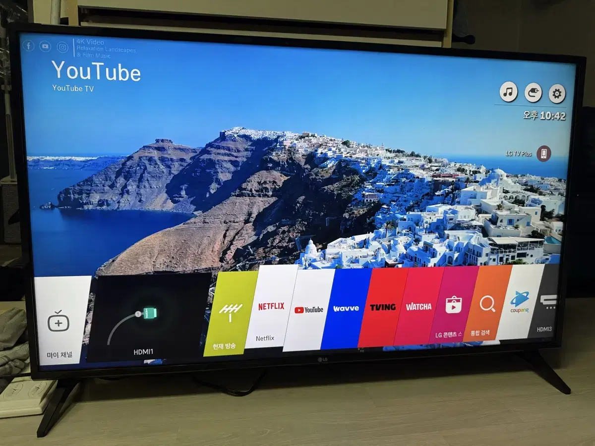 LG 49-inch 4K UHD Direct TV