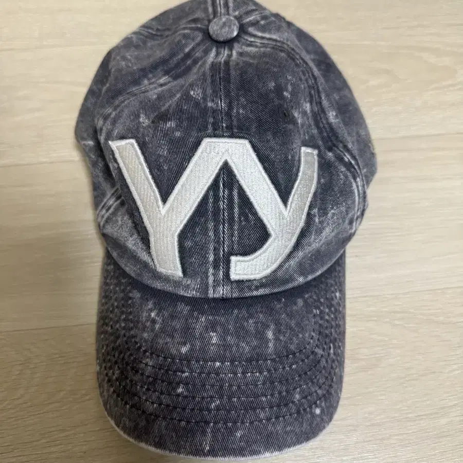 MUSINSA | HUG YOUR SKIN Hug Friends Cap (Charcoal)