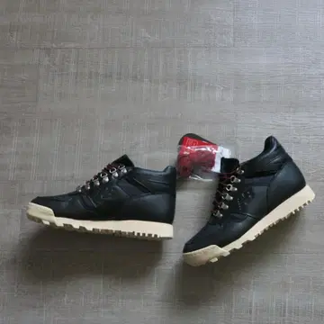 미사용품 NewBalance Rainier Vibram URAINAL