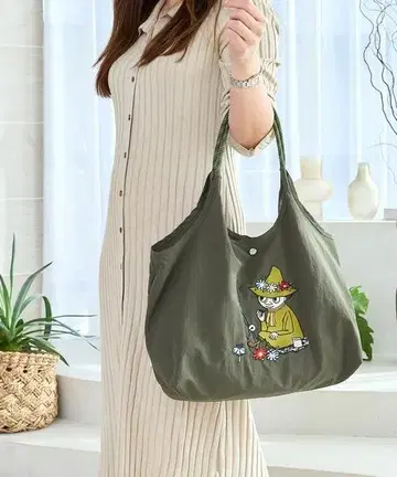 최종 가격 인하 새상품 MOOIN 카키 토트백 발수 나일론 에코백