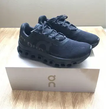on cloud monstnr 클라우드 몬스터 26.5