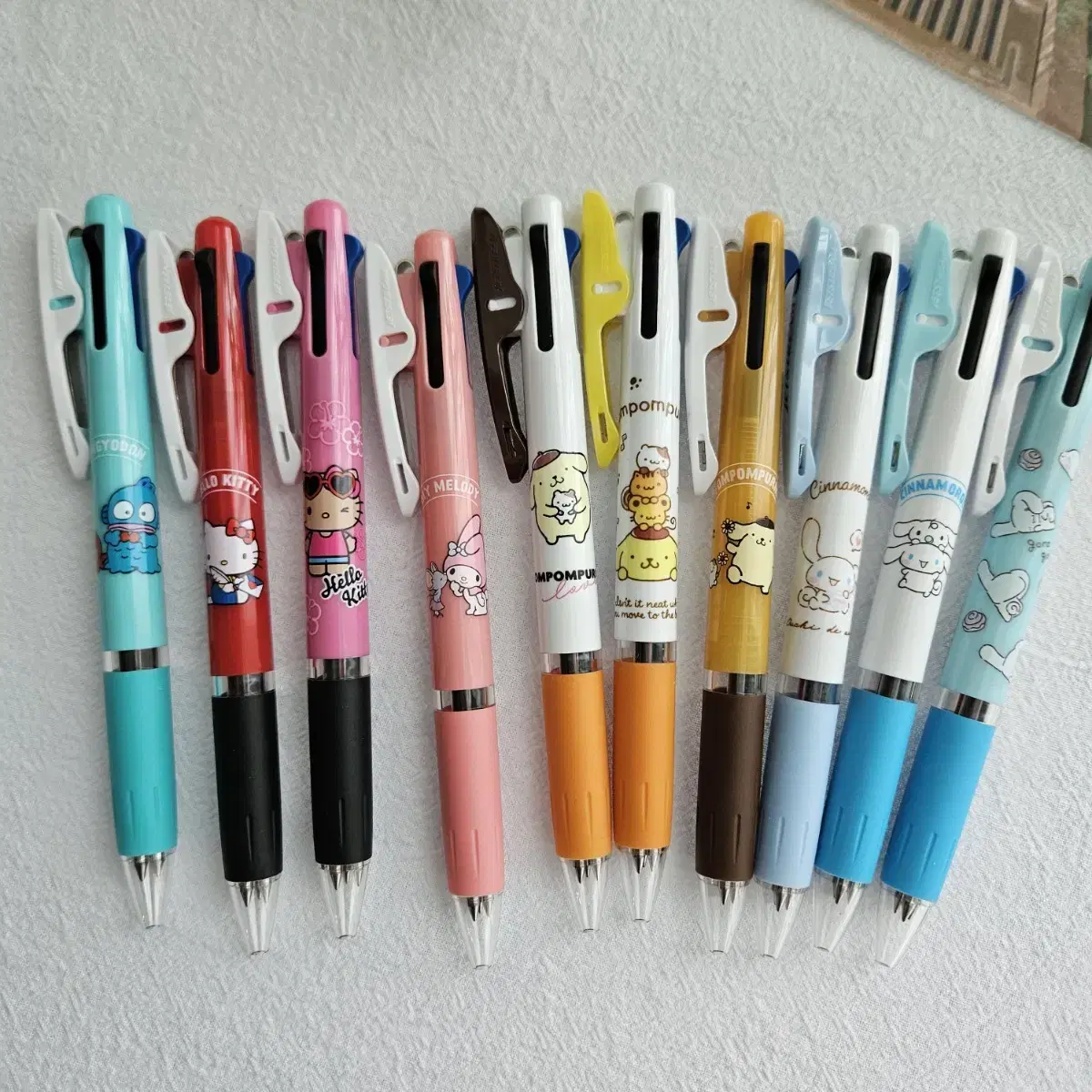 Sanrio Kitty Han-gyo-dong Shinamo Roll Pom Pom Purin Jetstream Ballpoint Pen