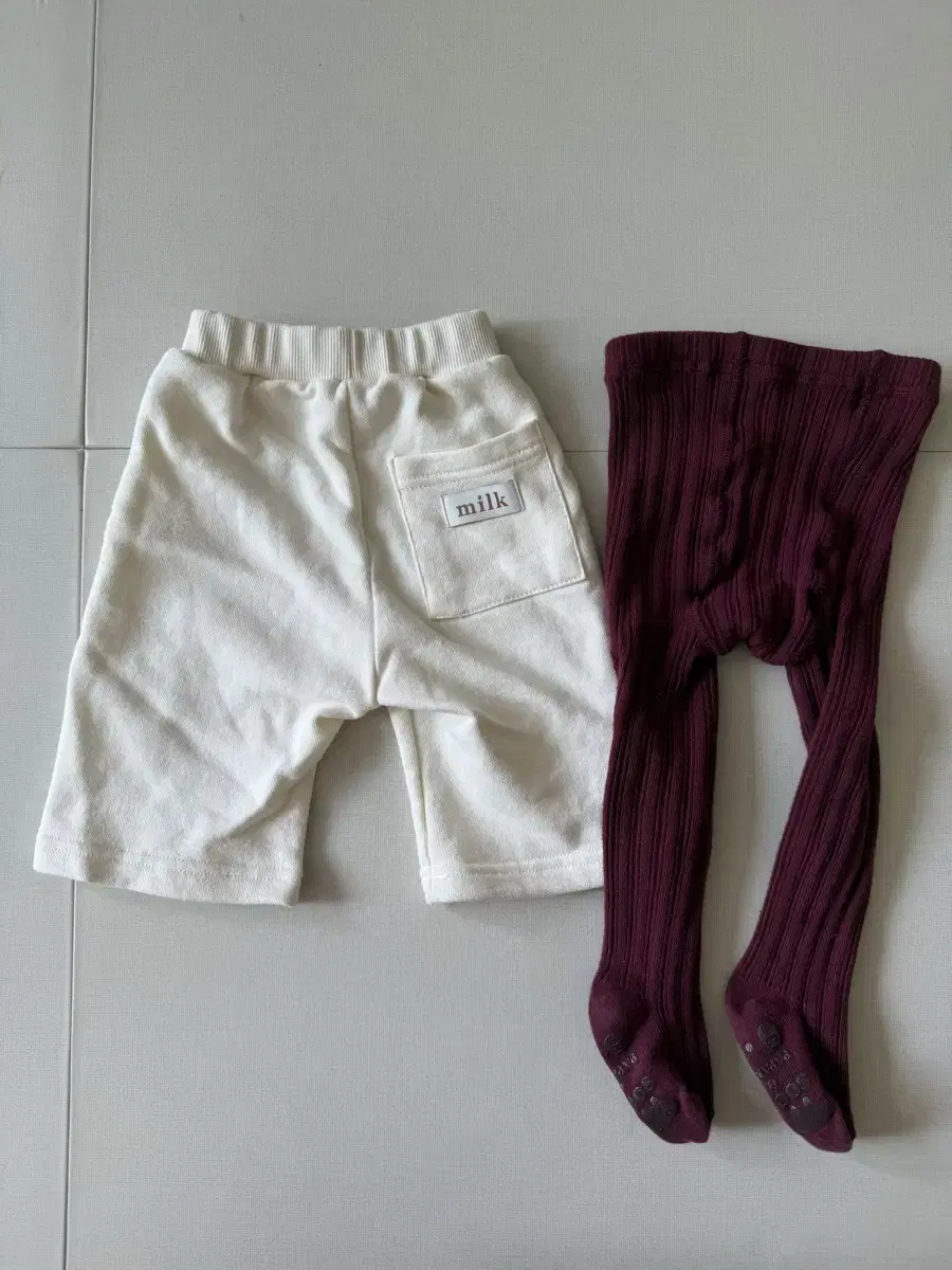 Milk House Straight Pants 1y + Stockings with U-shaped Cutout