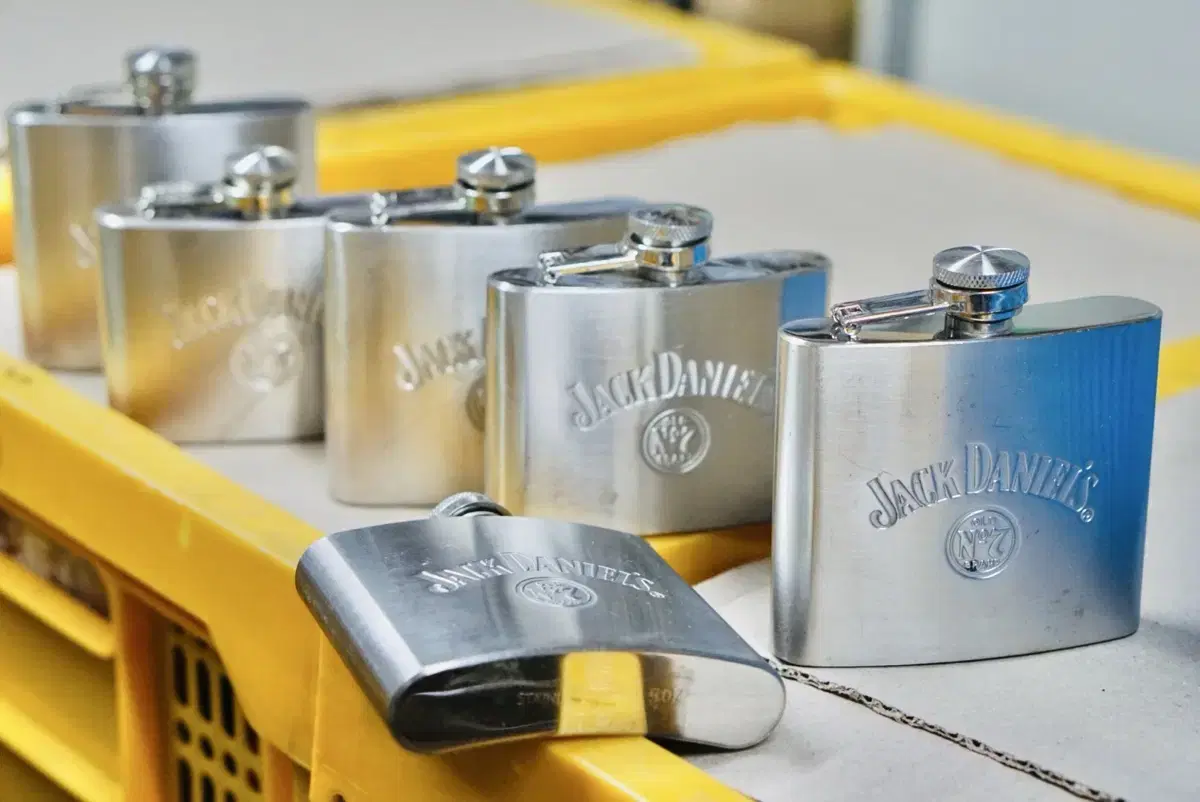 Jack Daniel's Whiskey Can Portable Hip Flask 5-Piece Set Empty Can