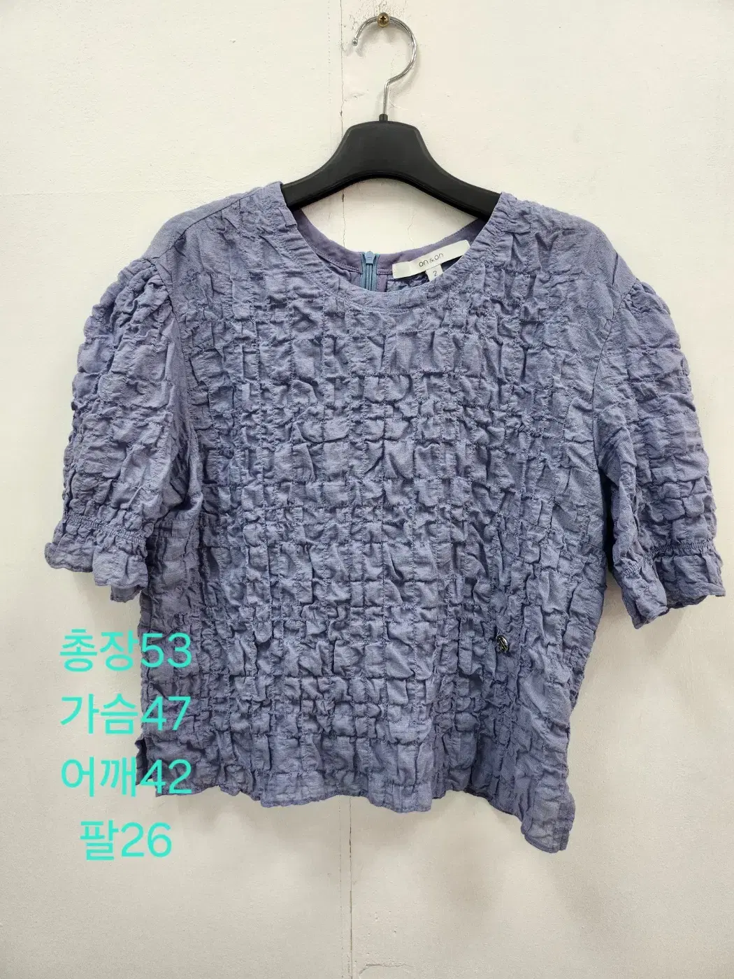 24SS 온앤온 링 볼륨 소매 블라우스