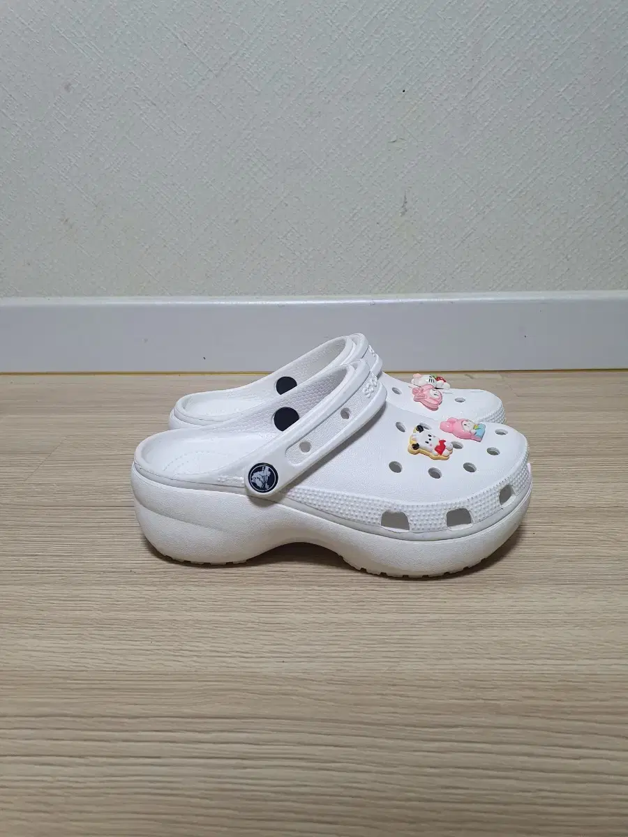 크록스 클래식 샌들 슬리퍼 사이즈 220