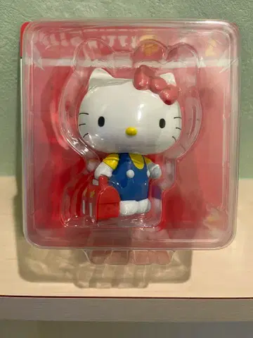 헬로키티 50주년 피규어 A2