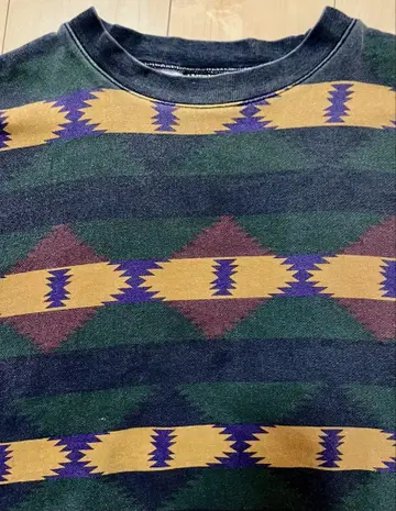 아메리칸 이글 네이티브 무늬 맨투맨