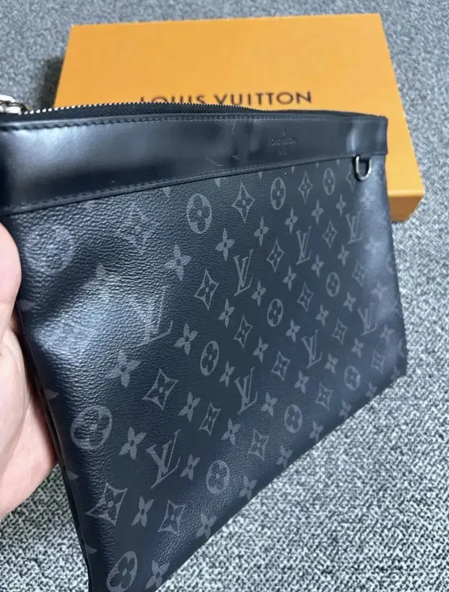 [Authentic] Louis Vuitton Eclipse Apollo Clutch