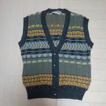 구제 의류 GIANANGELI 이탈리아제 니트 베스트 가디건 빈티지