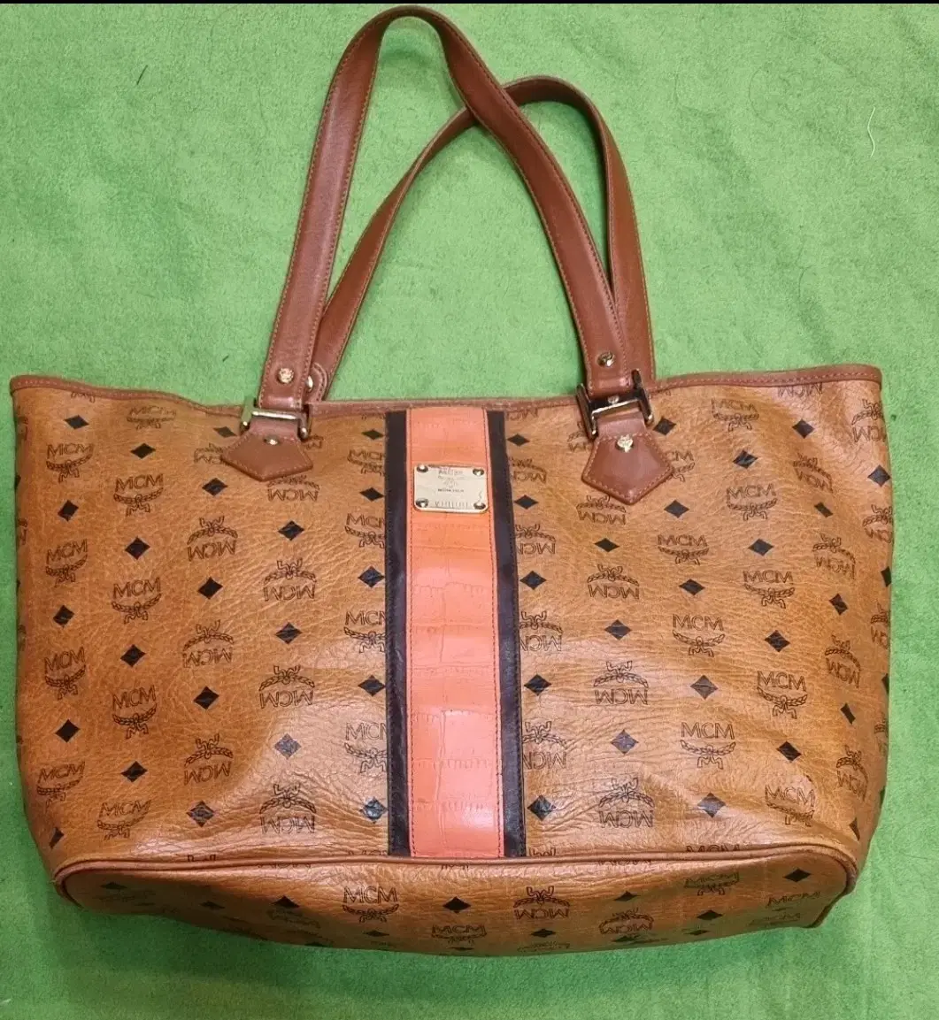 MCM 토트백 V8680