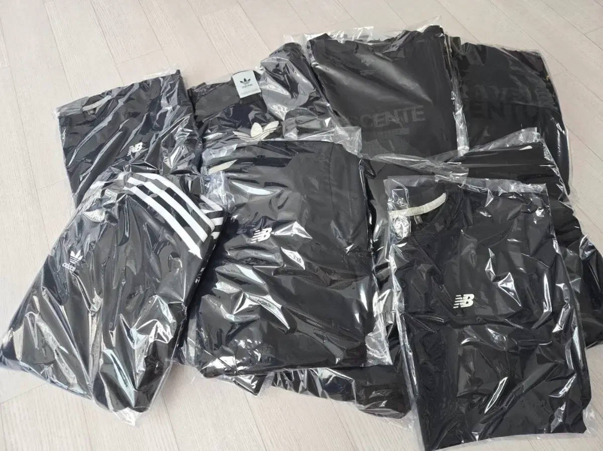[Used] New Balance Collection
