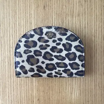 A.P.C. 아페쎄 하프문 키케이스