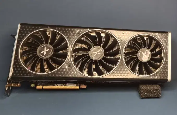 XFX 라데온 RX 6800 XT MERC 319 D6 16GB