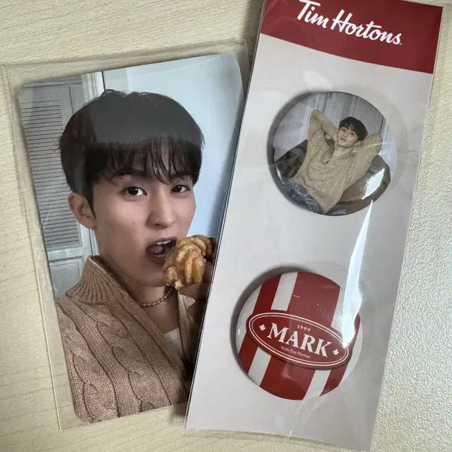 마크 팀홀튼 포카&핀버튼