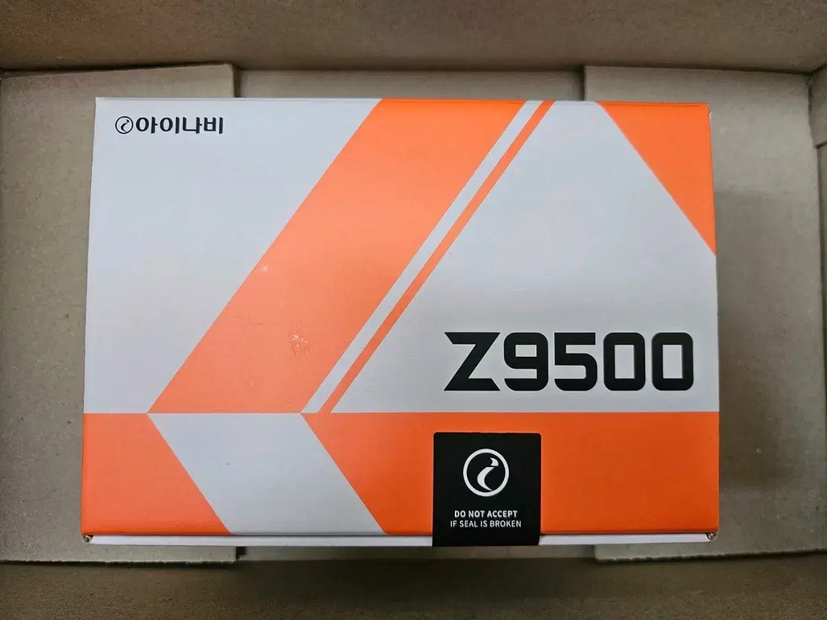 Inavi Z9500 4-channel dashcam