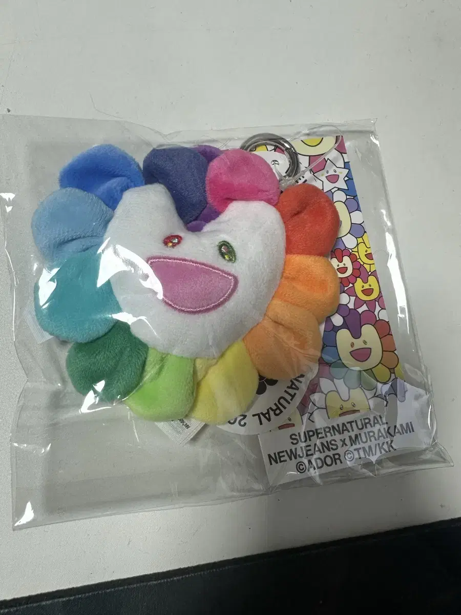 뉴진스 x 무라카미 키링