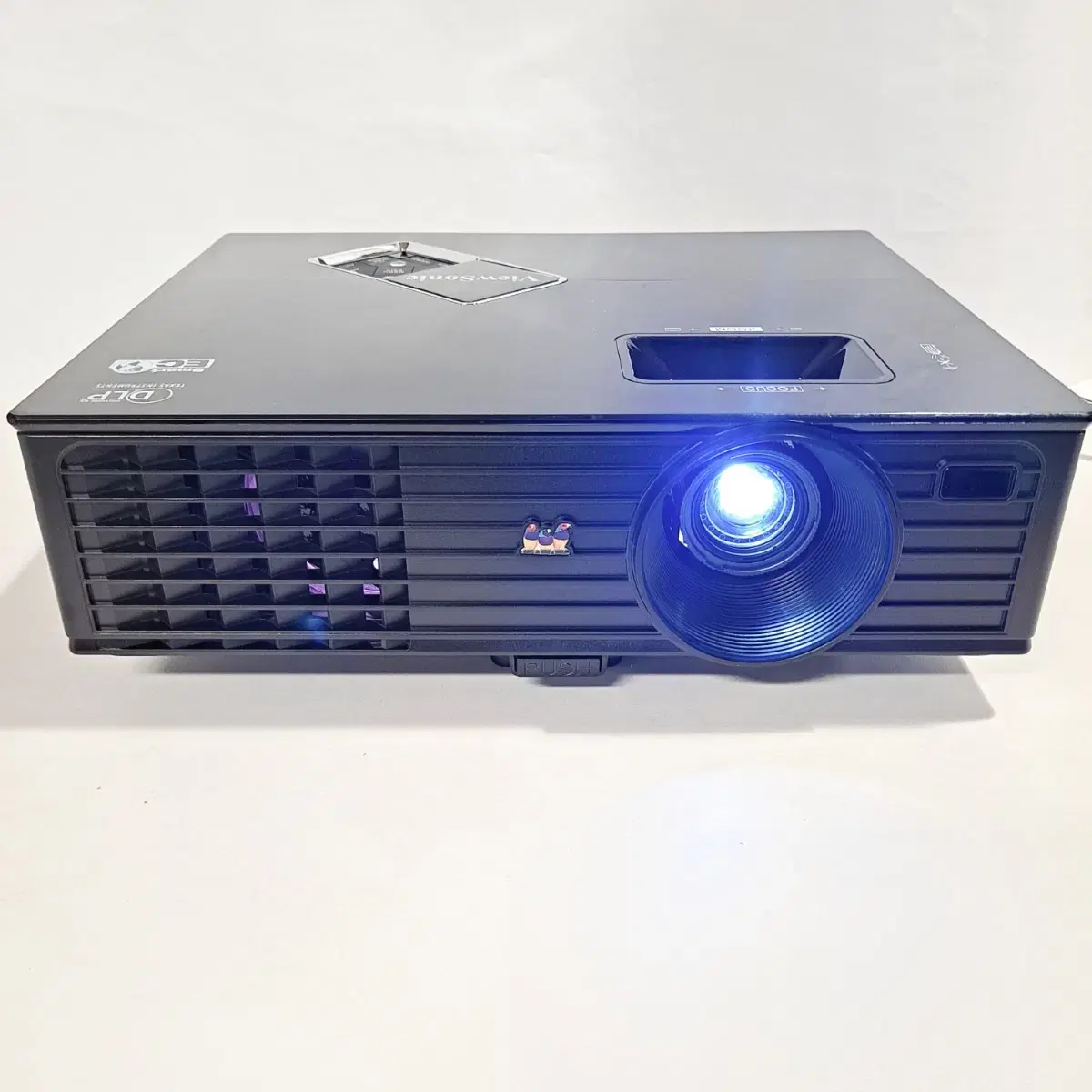 Working ViewSonic Beam projector Projector with built-in speaker Projector projector project with built-in cable