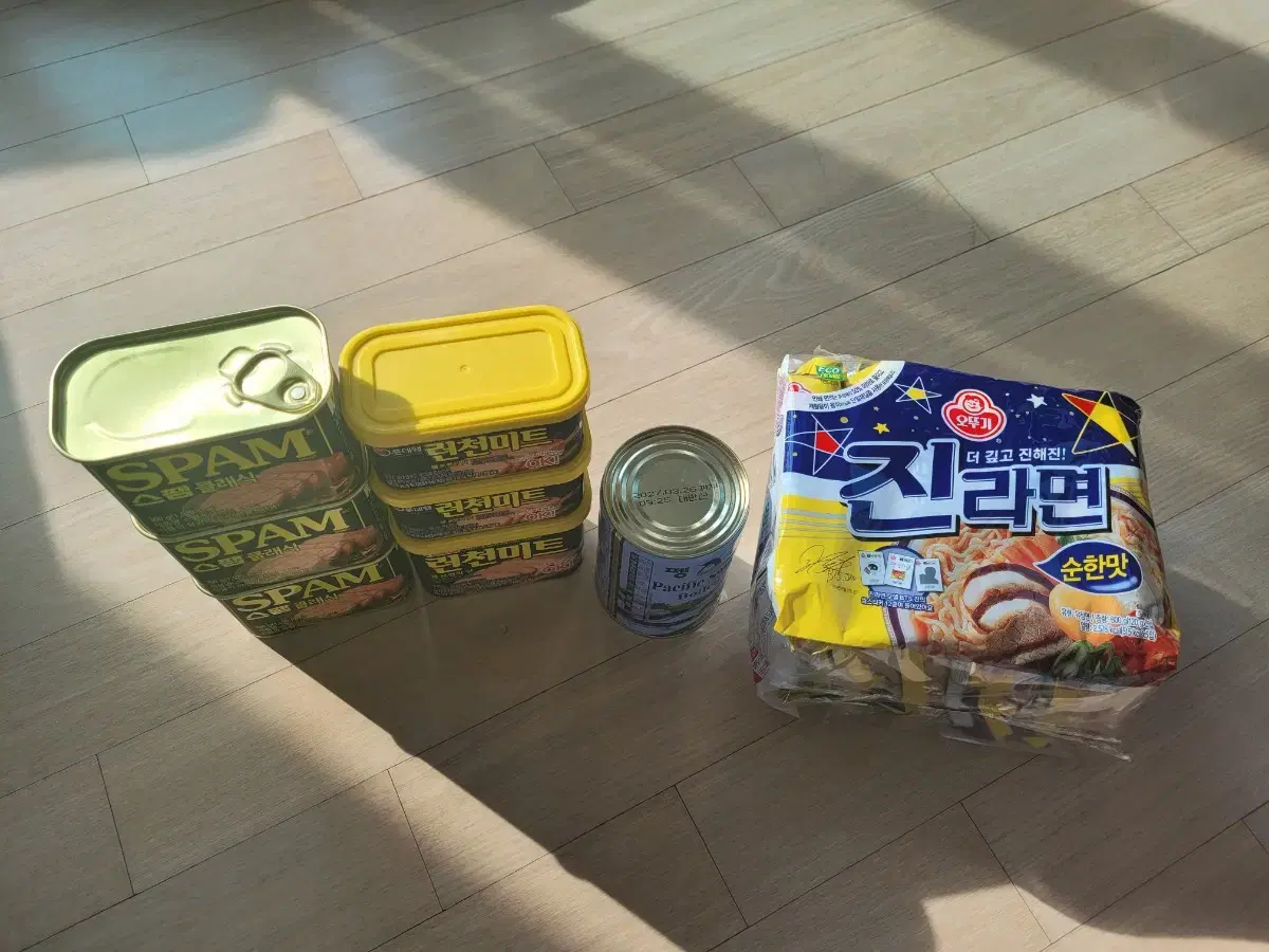 Spam+Runcheon Meat+Jin Ramyun Sundae+Penggukkongchi Boyd Pork Noodle Soup/Jin Ramyun25.10.24