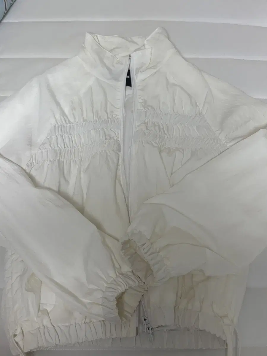 Crank Ribbon Shirring Windbreaker