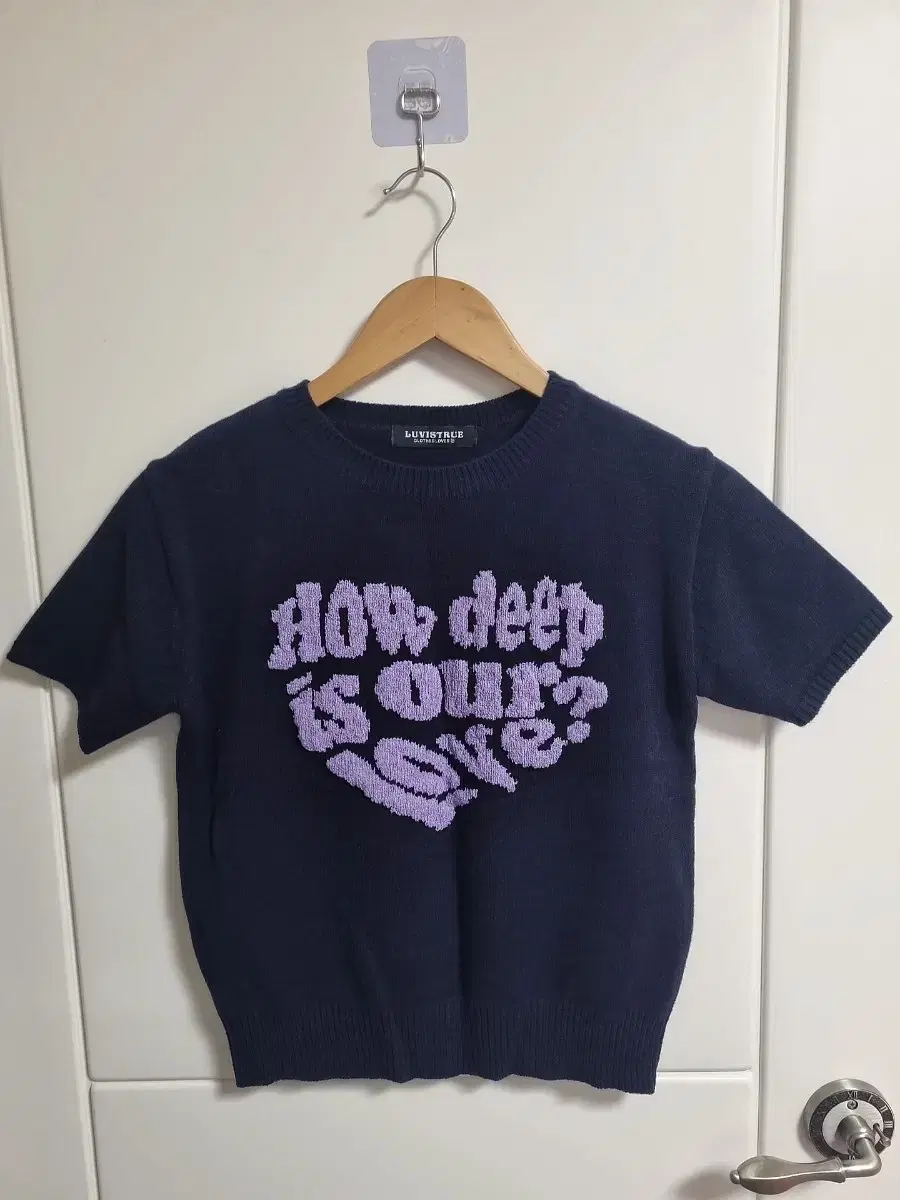 Musinsa Love Is True Short Sleeve T-Shirt Knit Women's