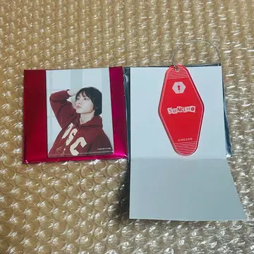 BOYNEXTDOOR CAFE 송호 보넥도 카페 캔뱃지 아크링 키링