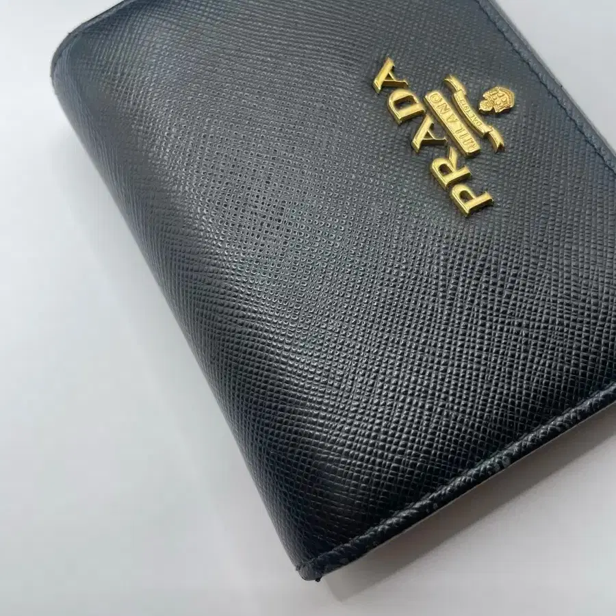 PRADA 프라다 Prada Metal Logo Bifold Wallet 1MH176 Bifold Wallet