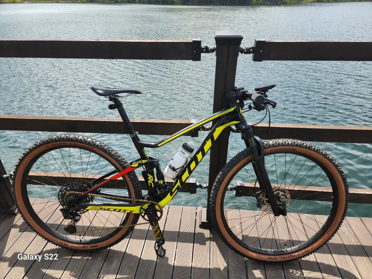 Scott Top-of-the-line Spark 900 RC World Cup Carbon Full-Suspension Flagship MTB